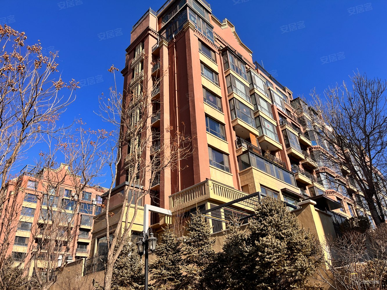 新上别墅长风东绿地半山国际200平一二层带90平小院儿本满二