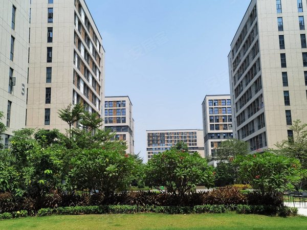 广州花都镜湖大道绿地空港国际中心(清塘站)豪华复式2房 空港公寓 多