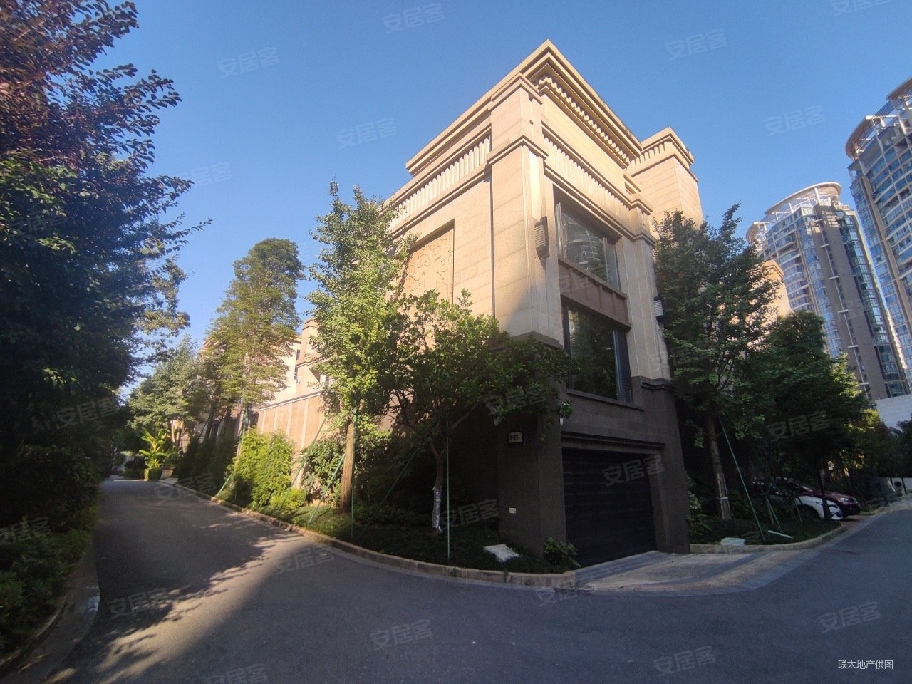 长沙房产网>长沙二手房>开福二手房>广电中心二手房>藏珑湖上国际花园