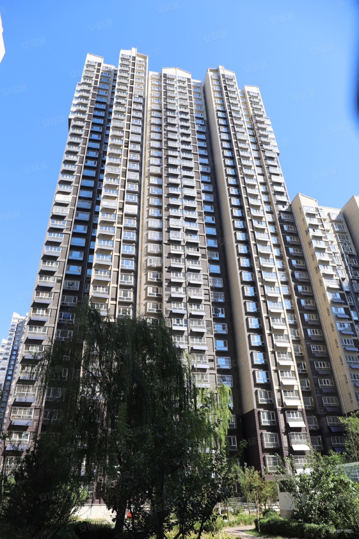 首付35万君悦华府南北通透3室送装修房本满两年