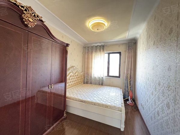 包头九原富力城富力城(EFG区)富力城 117平 三居室 欧式风格 带全套家具家电 拎包入住出租房源真实图片