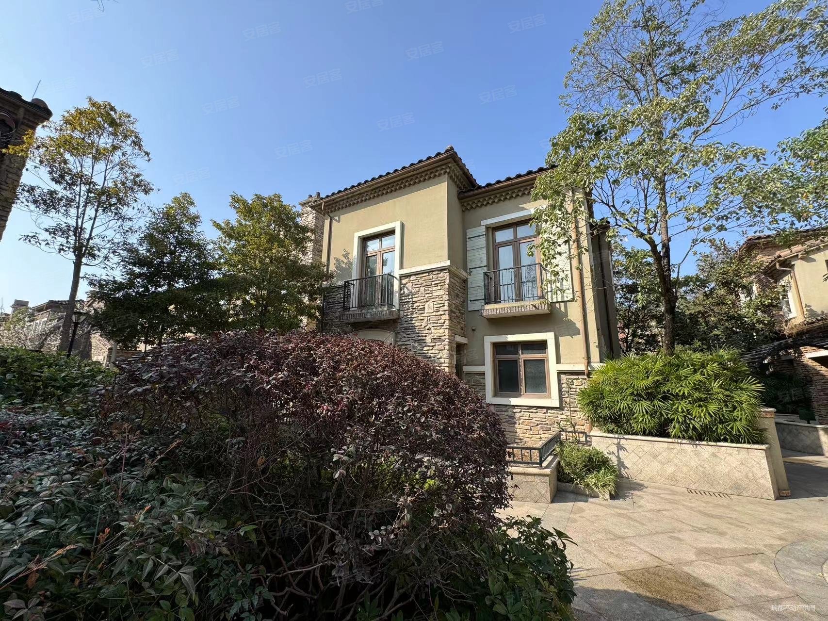 麓山国际圣安德鲁292平双拼别墅