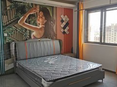 金福家园2室精装拎包入住1500一个月，随时看房付款灵活