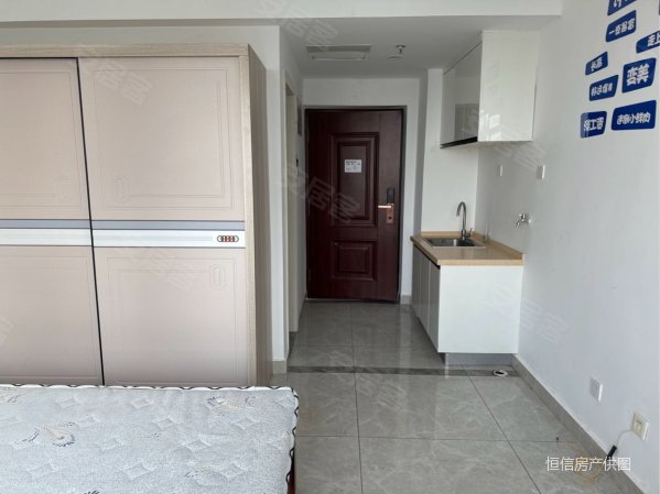 市中心,白浪河畔,摩尔公寓,西向沿河观景房,有钥匙!