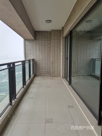 武汉天地三期 一线看江无遮挡 业主急售 看房方便,武汉天地御江苑二手