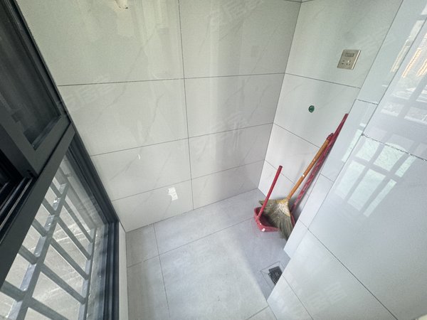 三亚月川北区安置区月川北区 真实在租 一室一厅 拎包入住 配套齐全 可长短租出租房源真实图片