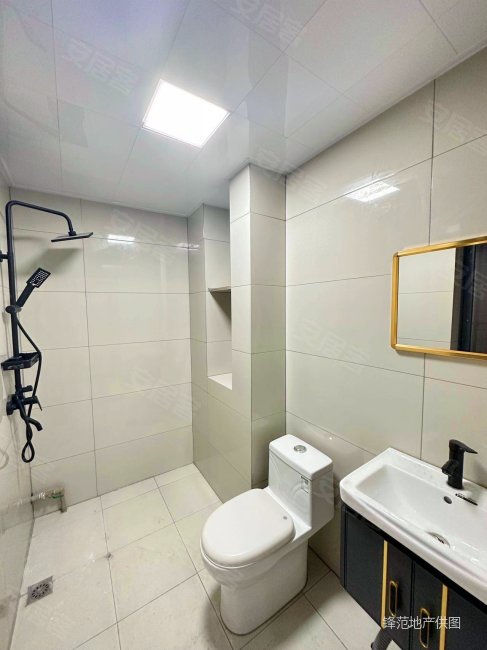 天鹅花园10348平128万3室2厅2卫