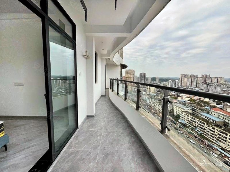 宏馨尚苑3室2厅2卫116㎡南北68.8万