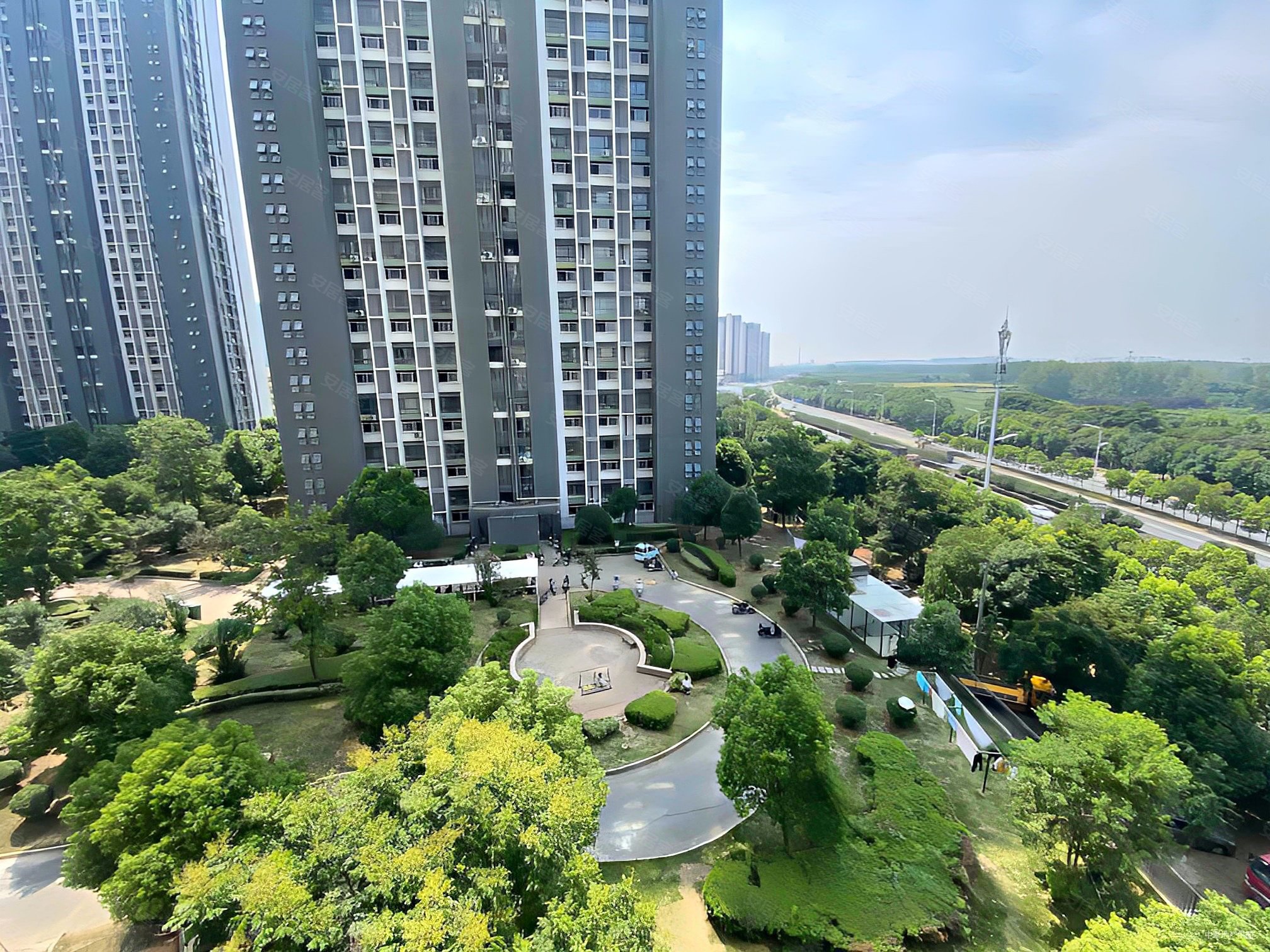 恒泰风格城市3室2厅2卫73.89㎡南80万