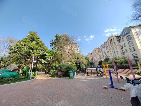 昆明官渡新亚洲体育城万景园万景园 电梯房 家电齐全 通风好 东南向