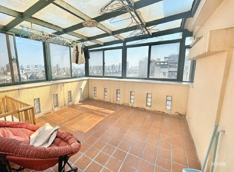 金王府小区5室2厅3卫159.63㎡南北525万