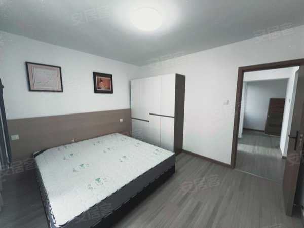 兰州城关五泉广场逸品华府铁路局环球中心五十四中五十六中逸品华府精装三室整租电梯高层出租房源真实图片