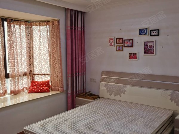 苏州吴江汾湖华府西区华府壹区3房2卫豪装拎包入住出租3100出租房源