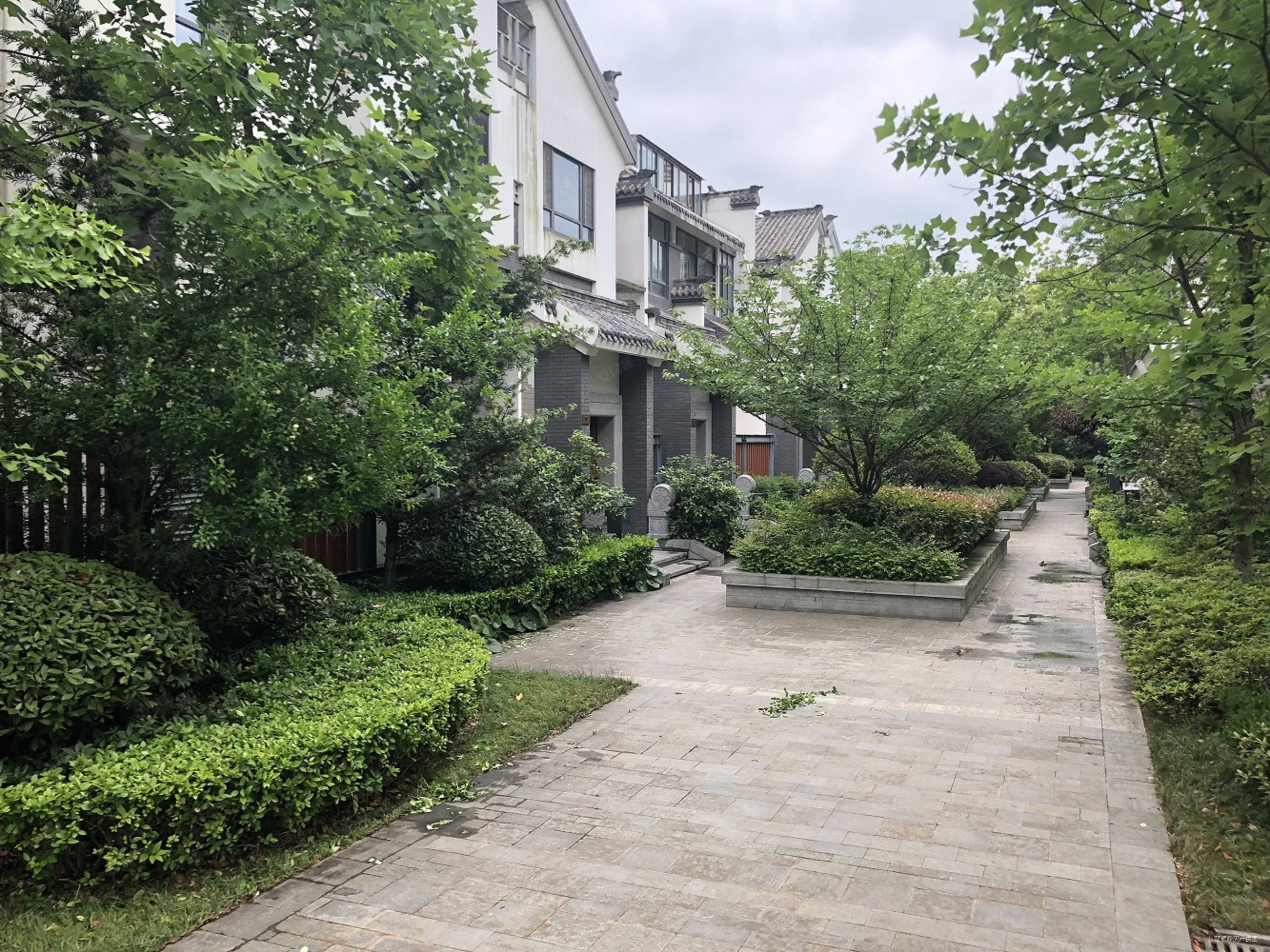 有钥匙看房方便,紫园(别墅)二手房,1220万,5室3厅,4卫,335平米-南京