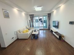 万达商圈 中南锦城 3室2卫  精装修 看房方便