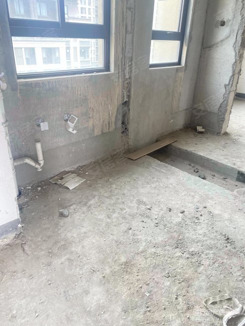 前洲 次新小区 双卫生间 带电梯 满二 停车方便 出行方便,弘阳昕悦棠