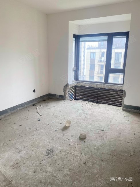 前洲 次新小区 双卫生间 带电梯 满二 停车方便 出行方便,弘阳昕悦棠