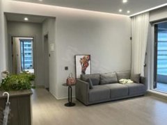 丹东振兴六纬路小学学区月亮岛界河明珠1室1厅1卫豪华装修家具家电齐全包取暖物业宽带出租房源真实图片
