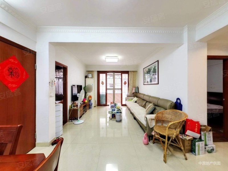 观山嘉苑 旁泰和花园南向三房满五年业主诚售价格可谈