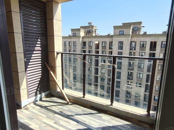 绍兴袍江世纪广场星元南岸花园(东区)袍江医院旁,毛坯两房,有床,可