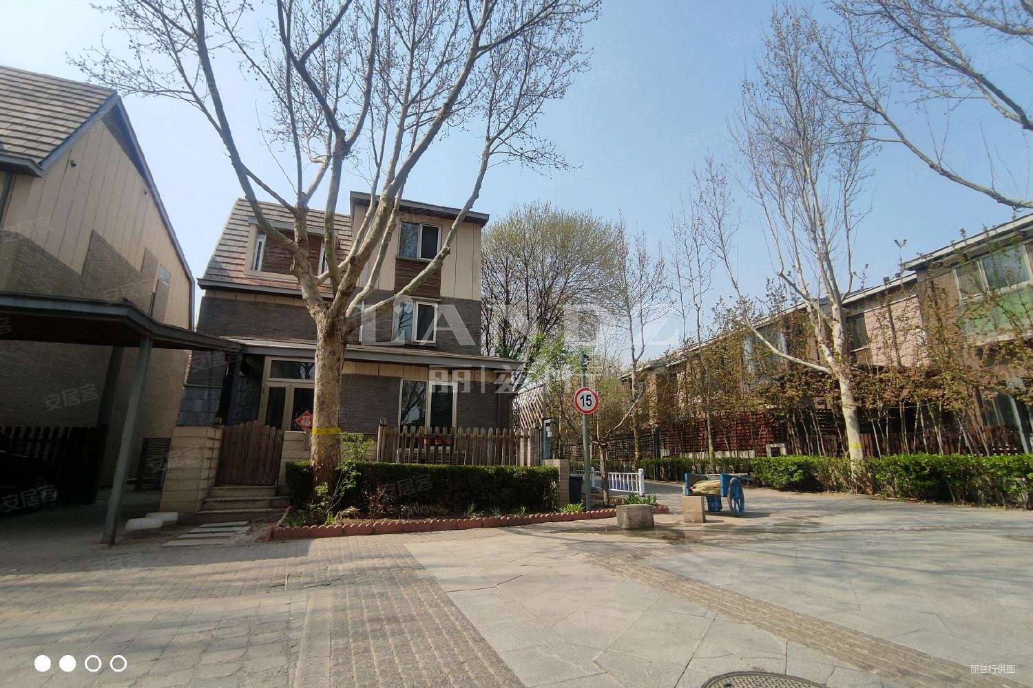 北京房产网>北京二手房>顺义二手房>中央别墅区二手房>龙湾别墅>1500