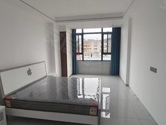 黄石阳新龙港长途客运站乐东八电梯公寓，独立厨房，独立卫生间有衣柜。可短租，拎包入住出租房源真实图片