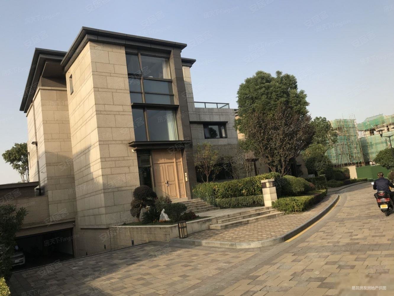 苏州双湖湖滨四季独栋小区纯独栋别墅小区这套业主诚心出售