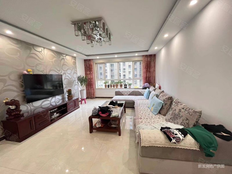 金色世界湾 可直通地下车位  楼母位置 随时看房 出门轻轨