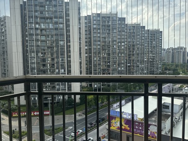 【多图】云峰花园,镜湖大道租房,9号线地铁口,小区生活交通便利直接