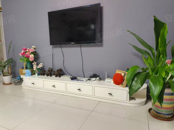 德州齐河城区都市花园都市花园东区精装三室 免费停车 购物生活都非常方便 拎包入住出租房源真实图片