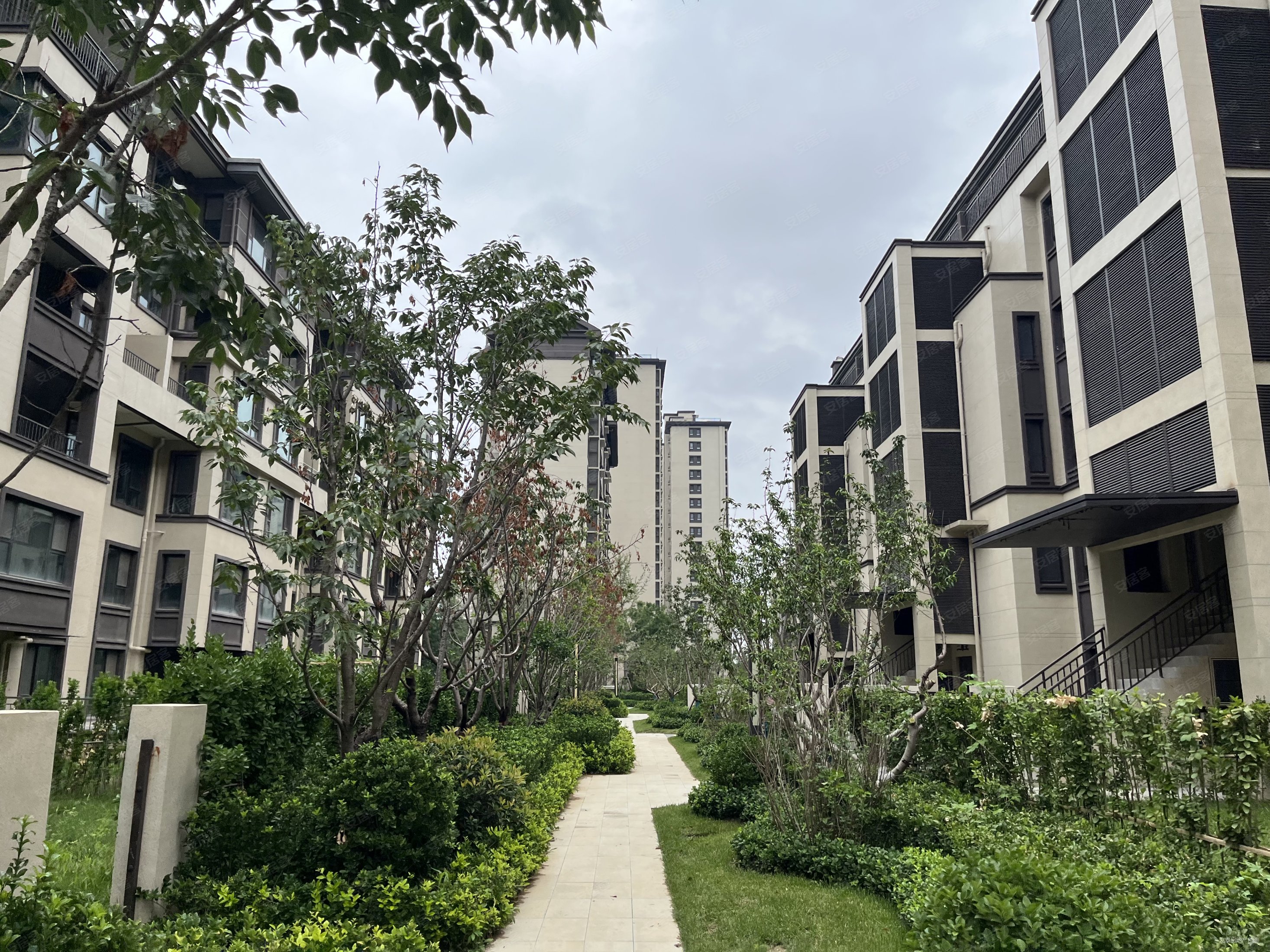 济南房产网>济南二手房>历城二手房>建筑大学二手房>雪山金茂逸墅>