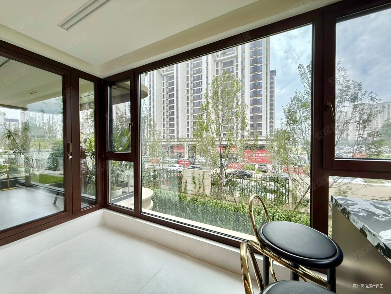 金品世家4室2厅2卫151㎡南北135万