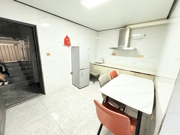 金华婺城湖海塘三路口村大润发索拉古贝 温馨一室一厅可烧燃气电梯房干湿分离 押一付一出租房源真实图片