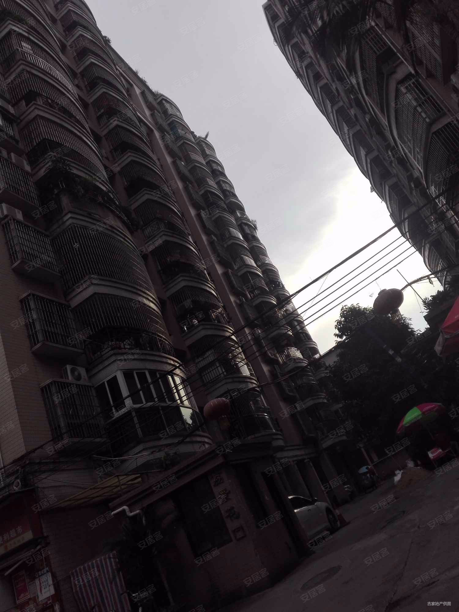 荔景花园3室2厅2卫40㎡南72万