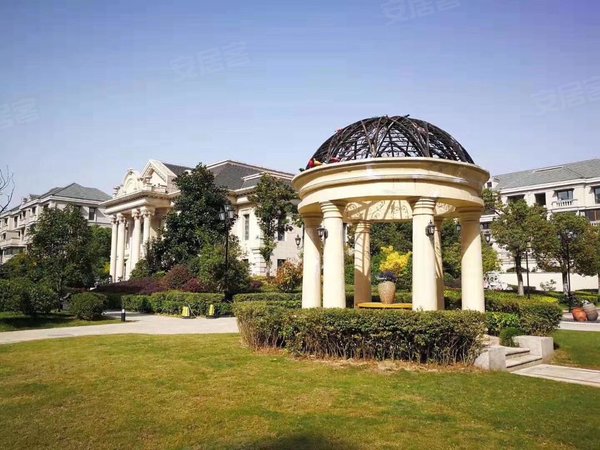 昆山周市镇卜蜂莲花花都艺墅(别墅)花都艺墅 精装一室一卫 家电家具