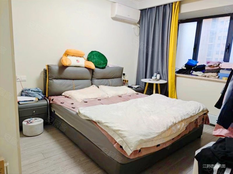 夏港 汇雁城 中间楼层  精装修 看房有密码 房东急卖 抢啊