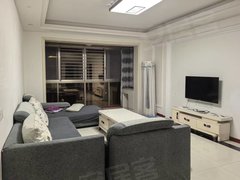 广安广安区东南片区吾悦广场附近，四房带电梯，免物业费，家电齐全拎包入住出租房源真实图片