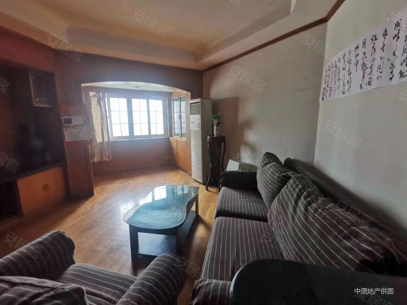 金鹏花园 三房两厅 电梯房 交通便利 满五   临双规交地铁