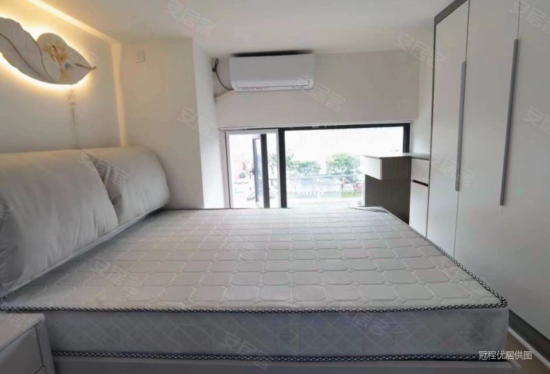 带20平露台 房东急售(精装复式loft~赠全屋软装)