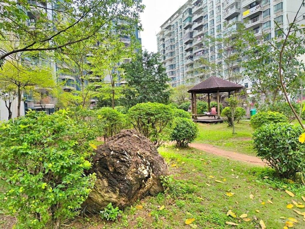 惠景豪苑j合理出行方便小区非常适合居住