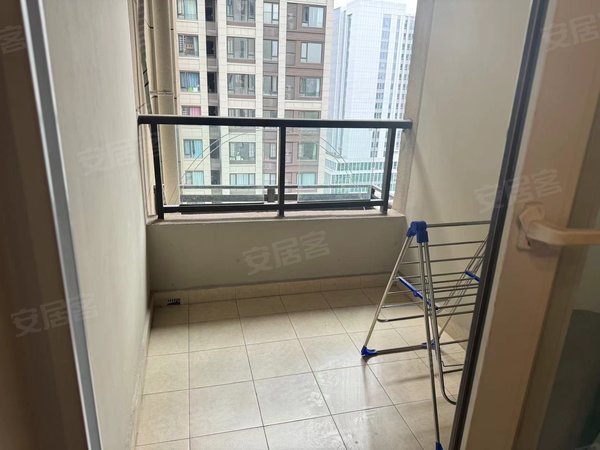 【多图】保利观澜(三期),江北嘴租房,溉澜溪轻轨站旁 温馨小三房 看房