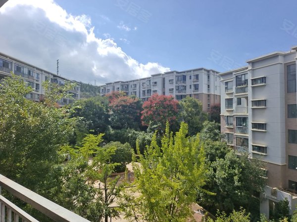 昆明呈贡市政府白龙潭俊园淏园中华小对面淏园整租2000一月出租房源