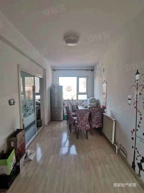 胜鼎桃源 购物方便 中间好楼层 房龄新 医疗配套成熟