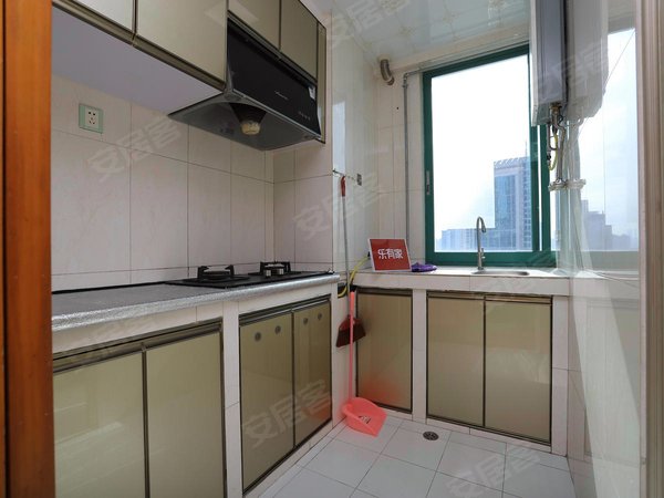 深圳福田香蜜湖香珠花园业主我很熟的,非常的配合,看房随时方便出租