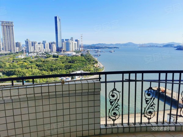 西南向,全湖海景 格局方正 客厅房间全朝南,黄金大厦二手房,580万,2室