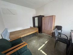 大丰大中大中城区康宁小区2楼，一室一厅，可做两室，700每月。出租房源真实图片