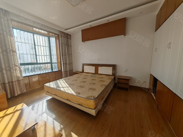 建湖哥伦布广场建湖东方广场东方御花园国土大厦对面 东方御花园精装3
