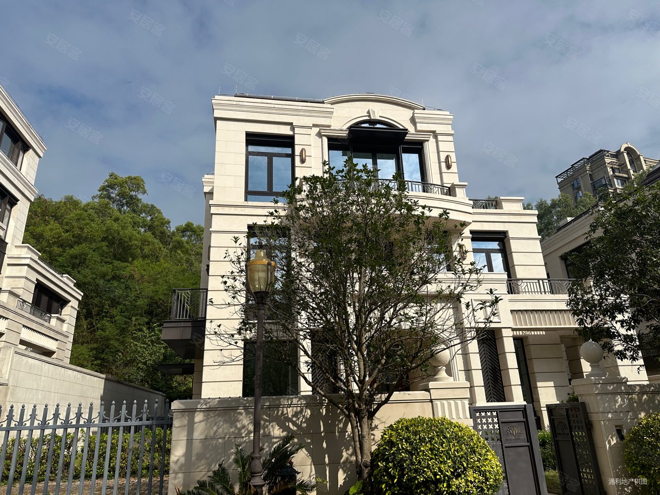 珠海市区华发山庄大独栋别墅抄底价出售看房有钥匙