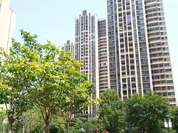 韶关武江惠民南路保利大都会保利中瑞花园广场旁边生活配套设施齐全