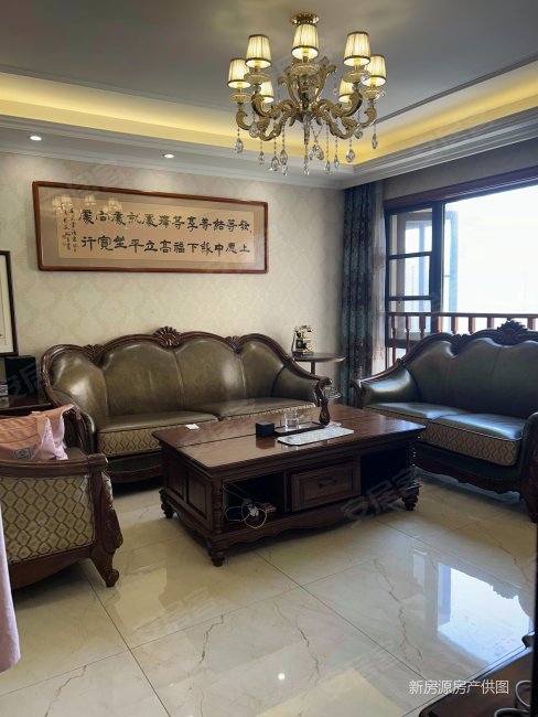 伊顿公馆(西区) 交通便捷 双卫格局 精装修 板楼 商圈成熟